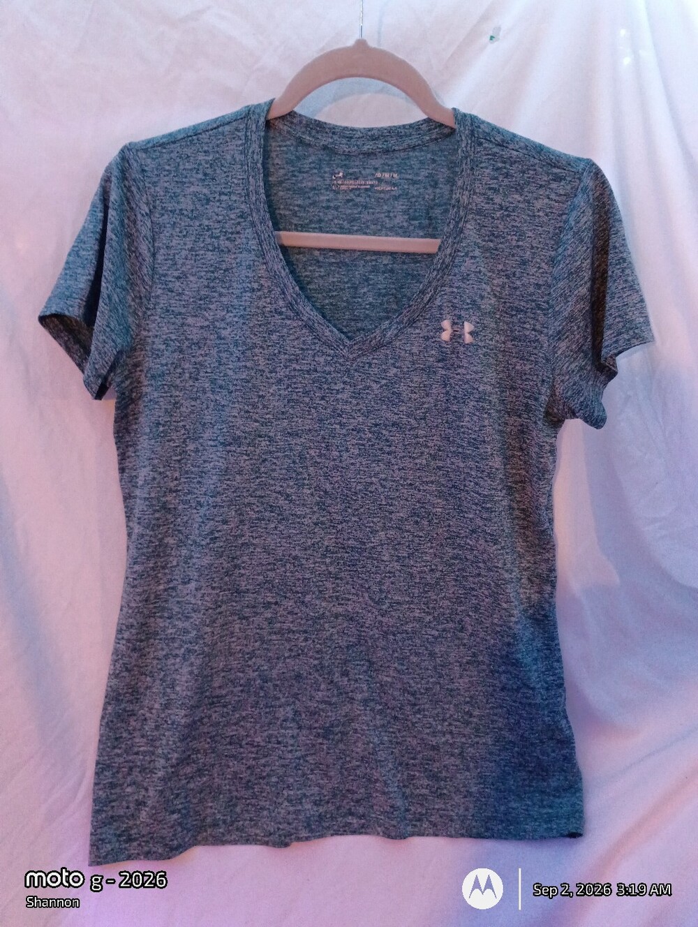 Under Armour Women's Blue Heathered V-Neck Performance Tee